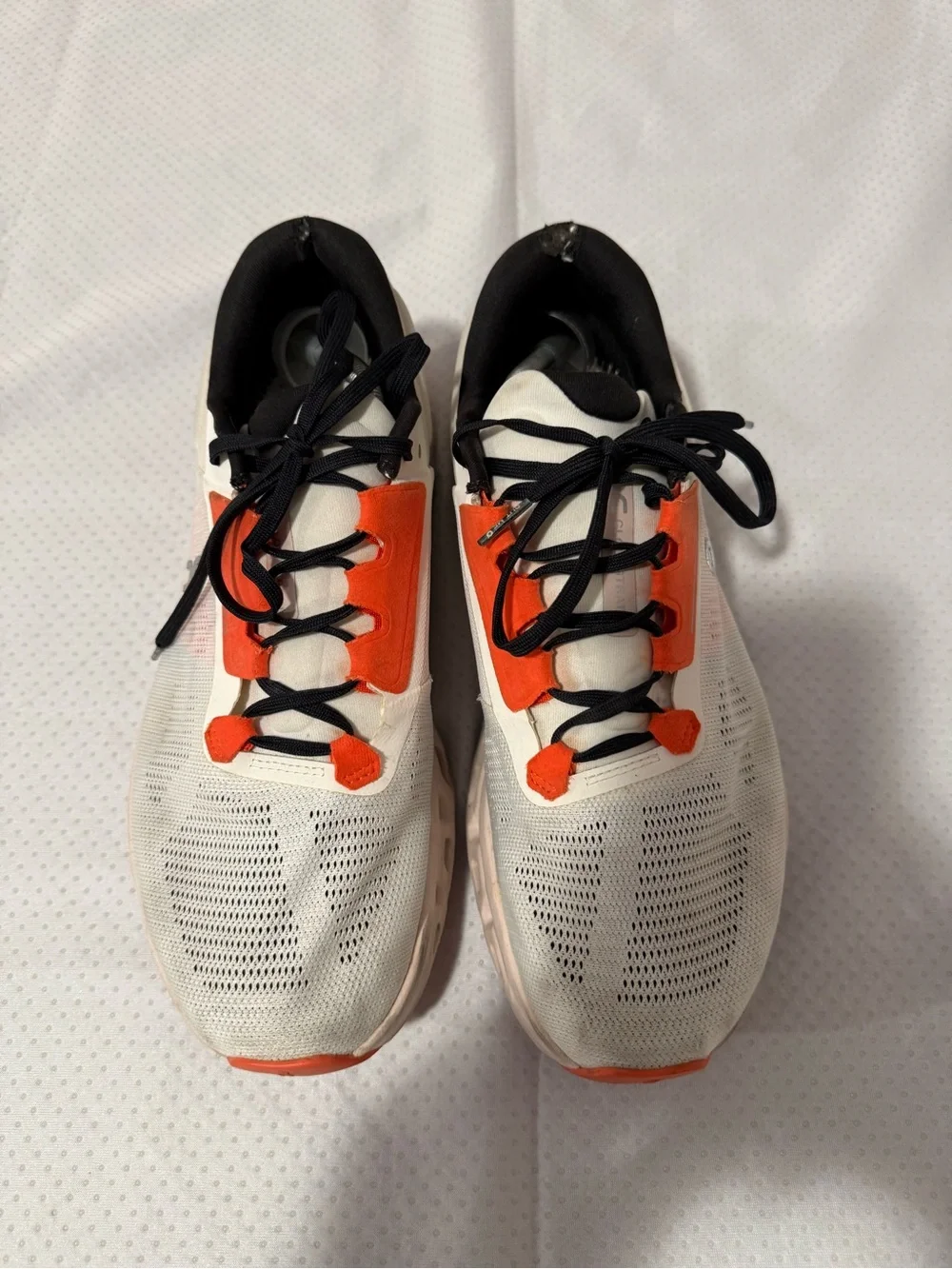 On Running sleek athletic upper